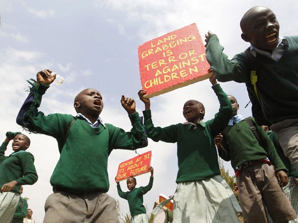 Berdemo, Siswa SD Ditembak Gas Air Mata Berdemo, Siswa SD Ditembak Gas Air Mata