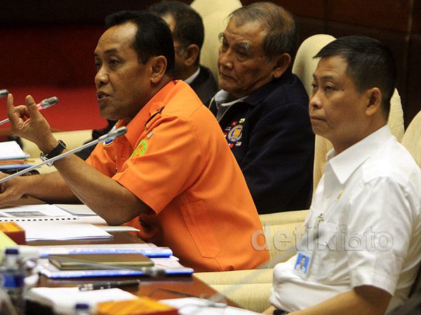 Komisi V Raker dengan Menhub, Kabasarnas dan Ketua KNKT
