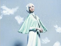 Vina Muliana, None Jakarta Berhijab yang Tak Sengaja Jadi Model