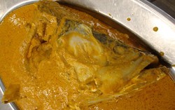 Medan Baru: Sedap Nikmat Gulai Kepala Ikan dan Burung Punai Goreng
