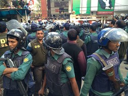 Antisipasi Demonstran, Bangladesh Blokir Pesan Instan