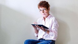 Nenek Kesepian Ini Temukan Dunia Baru di Jejaring Sosial