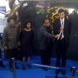 AS Tawarkan Satelit Khusus untuk Berantas Pencurian Ikan ke Menteri Susi