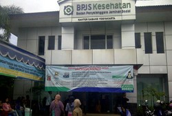 Antre Daftar Sejak Subuh Juga Terjadi di BPJS Yogyakarta