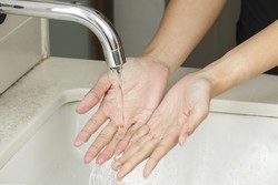 Hai Traveler, Perhatikan Hal Ini Saat Mau Masuk Toilet