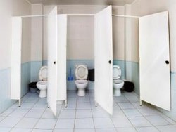 Traveler yang Shock dengan Toilet Tak Berpintu di Vietnam