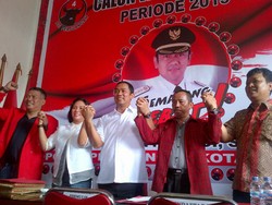 Diiringi Nyanyian dan Puisi, Incumbent Daftar Pilwakot Semarang ke PDIP