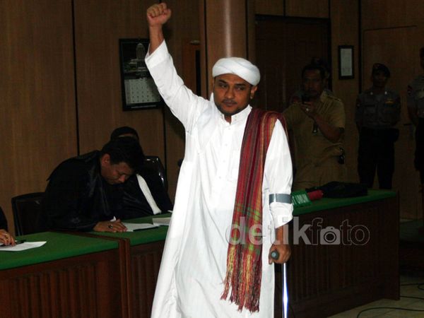 Habib Novel cs Jalani Sidang Perdana