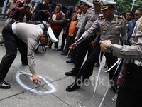 Polisi Olah TKP Tabrakan Maut
