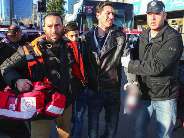 Pria Palestina Tikam 10 Penumpang Bus di Israel