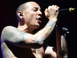 Chester Bennington Cedera, Linkin Park Batalkan Konser