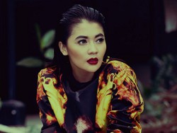 Siapa Penyanyi Idola Indah Dewi Pertiwi?