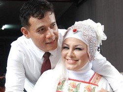 Pedangdut Neneng Anjarwati Nikah Siri dengan Dosen?