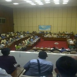 Kompak Berbaju Biru, Para Nelayan Protes Aturan Menteri Susi ke DPR