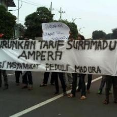 Masyarakat Madura Minta Presiden Jokowi Hapus Tarif Tol Suramadu