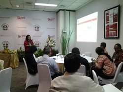 OJK Terima 3.118 Pengaduan, Paling Banyak Soal Transaksi Kartu