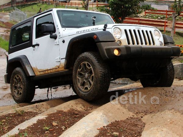 Jeep Luncurkan Wrangler 3.000 cc