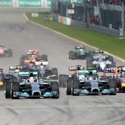 F1 Majukan Waktu Start Lima Balapan di 2015