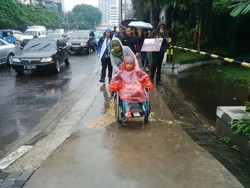 Pemprov DKI Minta Maaf Trotoar Belum Nyaman untuk Penyandang Disabilitas
