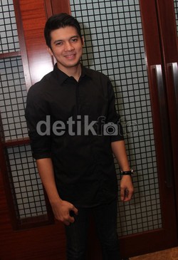 3 Jam Diperiksa Terkait Pencucian Uang Wawan, Irwansyah Bungkam