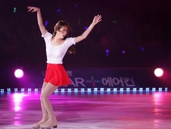 Gaya-gaya Krystal f(x) di Ice Rink