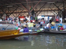 Banjarmasin & 4 Pasar Apung Terkenal di Asia