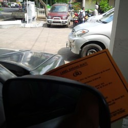 Suami Istri ini Kompak Gelapkan Belasan Mobil dan Motor