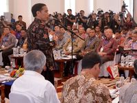 Jokowi Kumpulkan Bupati se-Sumatera