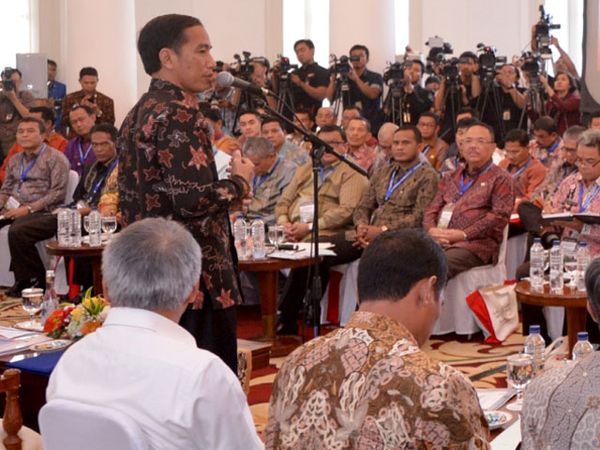 Jokowi Kumpulkan Bupati se-Sumatera