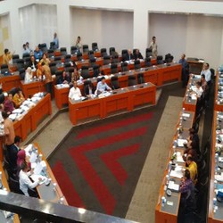 Rapat Bahas APBN-P 2015 Berlanjut, Menteri-menteri Datang Keroyokan Lagi