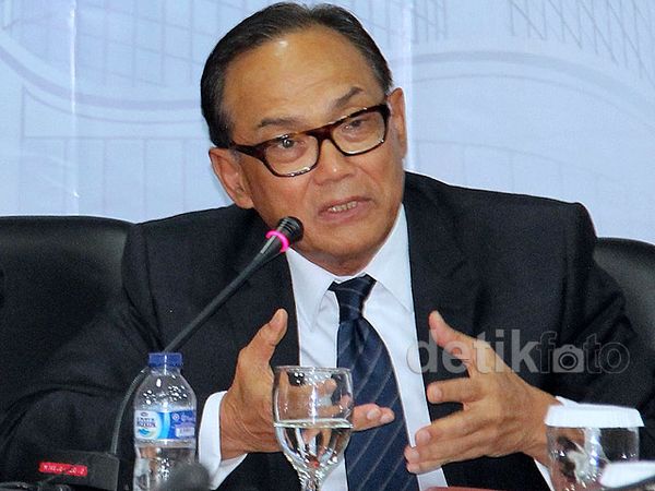 Ketua Kadin Paparkan Catatan Awal Tahun 2015