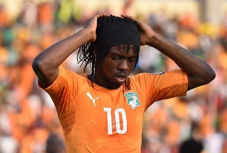 Tampar Pemain Guinea, Gervinho Diskors Dua Pertandingan