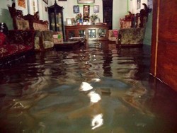 Banjir di Kompleks Dewa Kembar Cilincing Setinggi 70 Cm