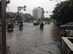Beberapa Titik Banjir di Jakbar Mulai Surut
