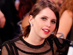 Felicity Jones Mengaku Susah Cari Pacar