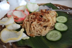 Nyam! Nikmatnya Ketoprak Khas Betawi