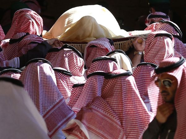 Raja Abdullah Dimakamkan