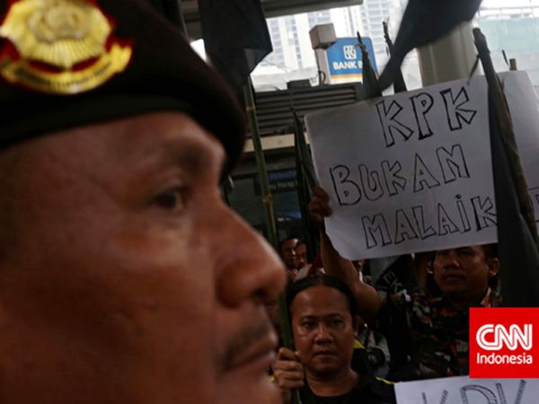 Aksi Tolak KPK Masuk Politik