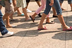 Salah Satu Cara Mudah Cegah Stroke dan Kanker: Jalan Kaki Bareng Teman