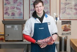 Tergilas Mesin Penggiling, Tangan Kanan Karyawan Magang Ini Diamputasi