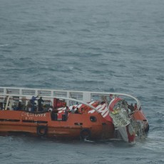 Penuh Serpihan, Penyelam Kesulitan Memasuki Kabin AirAsia QZ8501