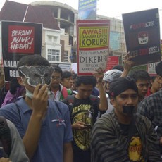 Ratusan Aktivis Pendukung KPK Demo di Mapolda Yogyakarta