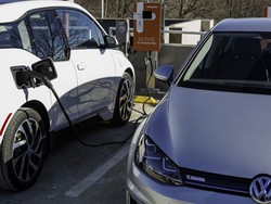 BMW dan VW Siap Bangun 100 Tempat Pengisian Baterai Mobil Listrik