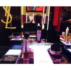 YSL Rilis Produk Anti-Aging untuk Wajah Lebih Kencang dan Awet Muda