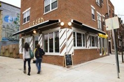 Makan di Restoran Ini Pengunjung Tak Perlu Memberi Tip