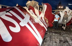 Cuaca Tiba-tiba Buruk, Pengangkatan Badan AirAsia QZ8501 Dihentikan