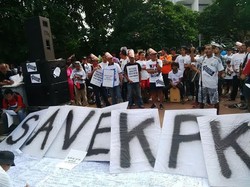 Ratusan Pendukung KPK Saya Rakyat Nggak Jelas Beraksi di CFD