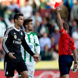 Kartu Merah Nomor Sembilan untuk Ronaldo