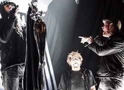 Korn dan Slipknot Memainkan Lagu Sabotage dari Beastie Boys