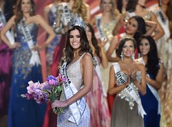 Foto: Paulina Vega, Cucu Ratu Kecantikan yang Jadi Juara Miss Universe